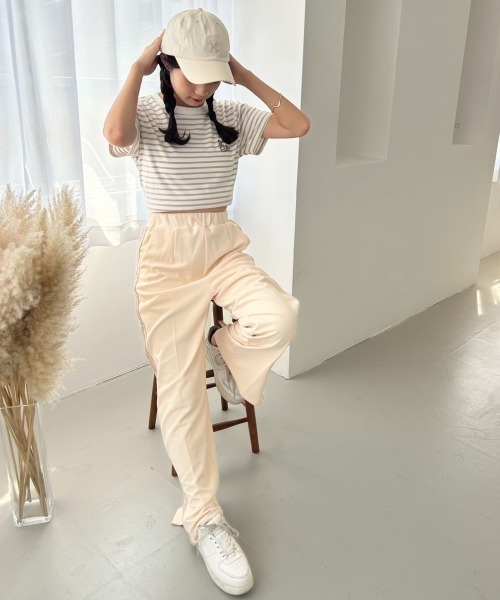 one after another NICE CLAUP(ワンアフターアナザーナイスクラップ)の「ワンポイントロゴ刺繍T【ZOZO限定商品】(Tシャツ/カットソー・レディース・グレイッシュベージュ/ピンク系その他/オートミール/オフホワイト/ホワイト系その他/ブラック×ホワイト・FREE)」の14枚目の写真