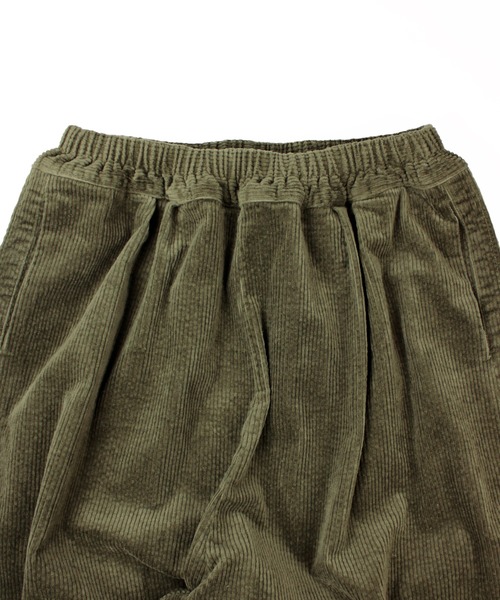 Universal Style Wear(ユニバーサルスタイルウェア)の「Universal Style Wear コーデュロイ バズーカ パンツ(その他パンツ・メンズ・グレイッシュベージュ/カーキ/キャメル/ブラック・MEDIUM/LARGE/X-LARGE)」の16枚目の写真