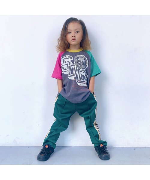 BREEZE（ブリーズ）の「【20周年復刻シリーズ】レジェンドグラフィック ラグランTシャツ（Tシャツ/カットソー・キッズ・アイボリー/オフホワイト/レインボー・140/90/150/120/80/110/130/100）」の16枚目の写真