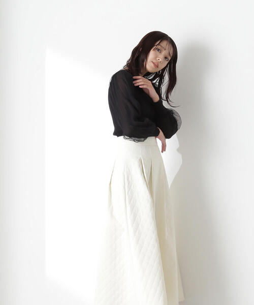 NATURAL BEAUTY BASIC（ナチュラルビューティーベーシック）の「◇チュールスリーブドッキングニット（ニット/セーター・レディース・ブラウン/オフホワイト/ブラック/ブルー・FREE）」の15枚目の写真