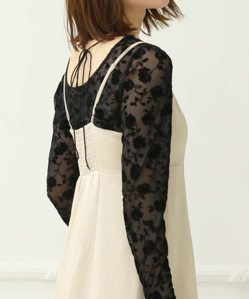 archives（アルシーヴ）の「バックシャン花柄フロッキーチュールＴＯＰＳ（Tシャツ/カットソー・レディース・オフホワイト/ブラック・MEDIUM）」の2枚目の写真