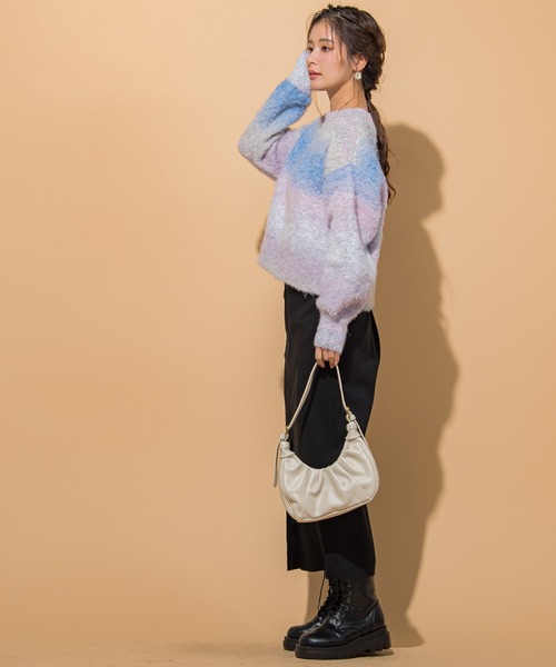 VICKY(ビッキー)の「【KOREAN ITEM】フェイクレザー半月型ショルダーバッグ(ショルダーバッグ・レディース・ブラック/オフホワイト/ブラウン・FREE)」の9枚目の写真