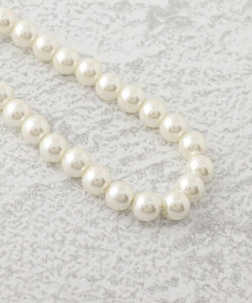 SHOO・LA・RUE（シューラルー）の「◆【セレモニー/2点セット】シンプルパール調ネックレス＆イヤリング又はピアス（ネックレス・レディース・シルバー/ゴールド系/シルバー系/ゴールド・00）」の6枚目の写真