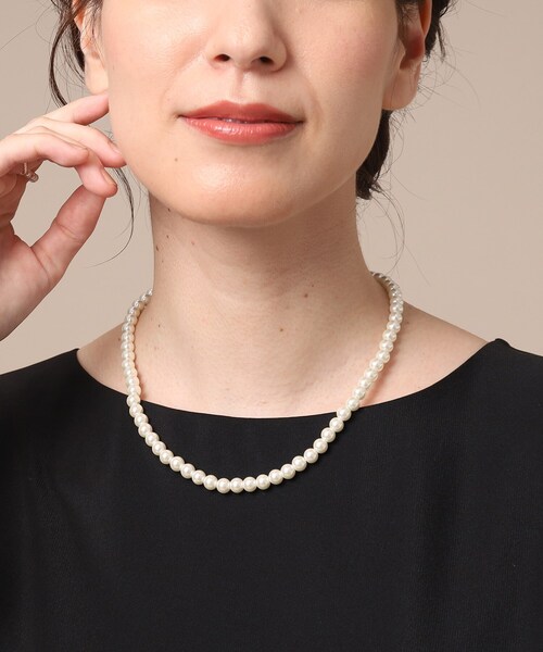 SHOO・LA・RUE（シューラルー）の「◆【セレモニー/2点セット】シンプルパール調ネックレス＆イヤリング又はピアス（ネックレス・レディース・シルバー/ゴールド系/シルバー系/ゴールド・00）」の10枚目の写真