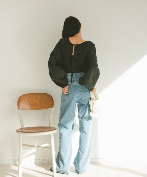 VANNIE U(ヴァニーユー)の「ダブルリボンギャザーブラウス/2WAY着用可能(シャツ/ブラウス・レディース・ホワイト/ブラック/ライトブルー・FREE)」の17枚目の写真