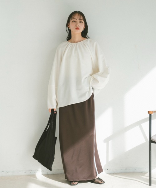 VANNIE U(ヴァニーユー)の「ダブルリボンギャザーブラウス/2WAY着用可能(シャツ/ブラウス・レディース・ホワイト/ブラック/ライトブルー・FREE)」の5枚目の写真