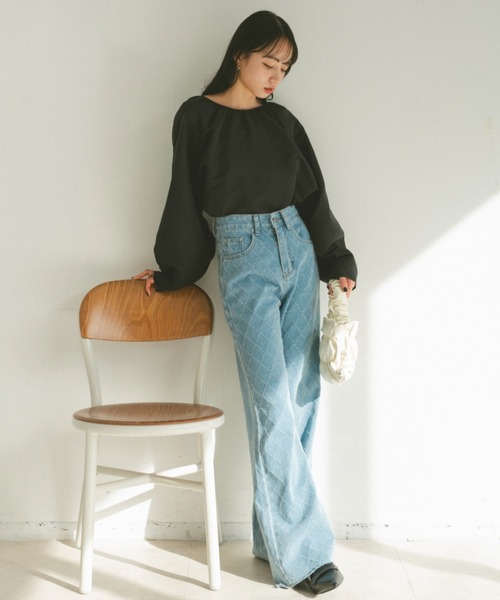 VANNIE U(ヴァニーユー)の「ダブルリボンギャザーブラウス/2WAY着用可能(シャツ/ブラウス・レディース・ホワイト/ブラック/ライトブルー・FREE)」の11枚目の写真