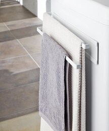 one'sterrace（ワンズテラス）の「tower タワー 洗濯機横マグネットタオルハンガー（ランドリーグッズ）」