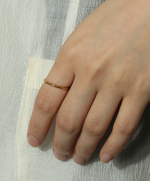 ORLEAN(オルレアン)の「金属アレルギー対応 シンプル華奢デザインリング 11号 サージカルステンレス(リング・レディース・ゴールド/シルバー・11号)」の1枚目の写真