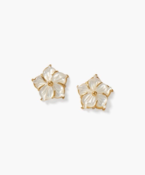 CHAN LUU(チャンルー)の「プルメリア スタッド ピアス EG-5625(ピアス(両耳用)・レディース・ホワイト・フリー)」の2枚目の写真