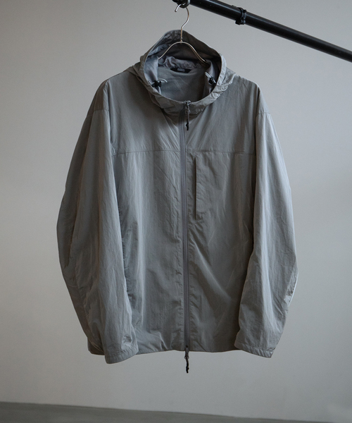 JOURNAL STANDARD（ジャーナルスタンダード）の「【LIMONTA/E × OCTA】ナイロン フーディー（マウンテンパーカー・メンズ・ブラウン/ブラック/ライトグレー・LARGE/MEDIUM）」の21枚目の写真