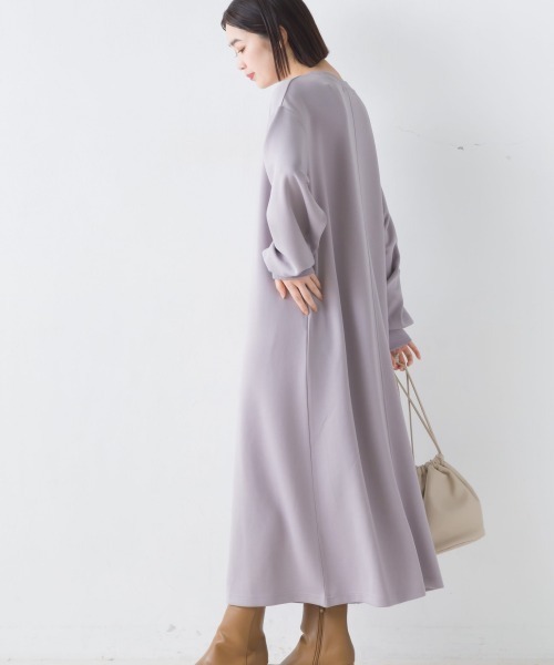 OMNES(オムネス)の「ソフトダンボールニットボリューム袖ワンピース長袖(ワンピース・レディース・ブラック/ベージュ/グレー・FREE)」の12枚目の写真