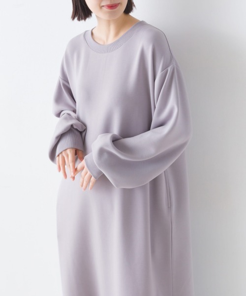 OMNES(オムネス)の「ソフトダンボールニットボリューム袖ワンピース長袖(ワンピース・レディース・ブラック/ベージュ/グレー・FREE)」の22枚目の写真