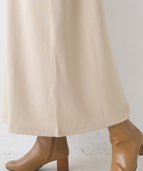 OMNES(オムネス)の「ソフトダンボールニットボリューム袖ワンピース長袖(ワンピース・レディース・ブラック/ベージュ/グレー・FREE)」の9枚目の写真