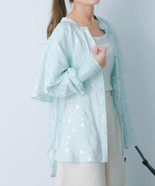 HEYUMM(ヘユム)の「ハクプリントケープブラウス(シャツ/ブラウス・レディース・ミント/ライトベージュ/チャコールグレー・ONE)」の1枚目の写真