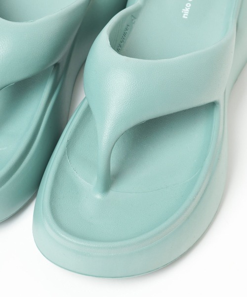 niko and...（ニコアンド）の「オリジナルニコモコトングサンダル（サンダル・レディース・ライトグリーン/ラベンダー/ベージュ/ブラック・LARGE/MEDIUM）」の15枚目の写真