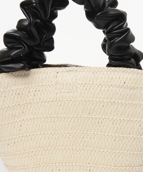 LAKOLE（ラコレ）の「2WAYペーパーギャザーバッグ / 996442（ショルダーバッグ・レディース・グレー/アイボリー/ブラック・FREE）」の17枚目の写真