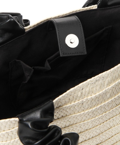 LAKOLE（ラコレ）の「2WAYペーパーギャザーバッグ / 996442（ショルダーバッグ・レディース・グレー/アイボリー/ブラック・FREE）」の18枚目の写真