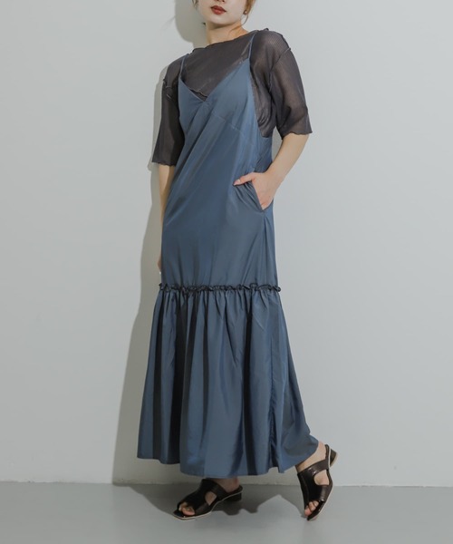 HEYUMM（ヘユム）の「ティアードキャミワンピース（ワンピース・レディース・チャコールグレー/アイボリー/ネイビー・ONE/S）」の3枚目の写真