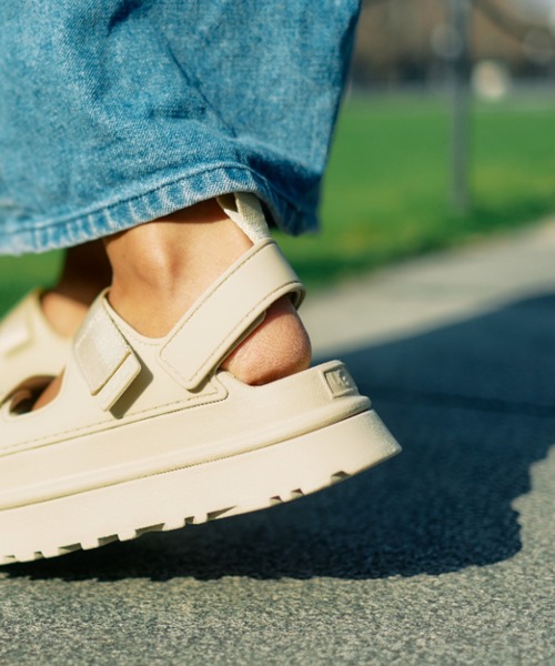 UGG(アグ)の「W GOLDENGLOW 1152685-SSAL(サンダル・レディース・ベージュ・6/7/8/9/5)」の15枚目の写真
