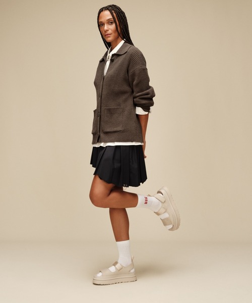 UGG(アグ)の「W GOLDENGLOW 1152685-SSAL(サンダル・レディース・ベージュ・6/7/8/9/5)」の19枚目の写真