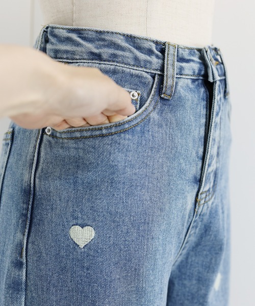 BLUEEAST（ブルーイースト）の「ハート刺繍ワイドデニムパンツ（デニムパンツ・レディース・ブルー・MEDIUM/LARGE/SMALL）」の19枚目の写真
