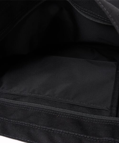 Manhattan Portage（マンハッタンポーテージ）の「Clearview Shoulder Bag 3D Embroidery Neon（ショルダーバッグ・メンズ・ブラック・MEDIUM）」の15枚目の写真