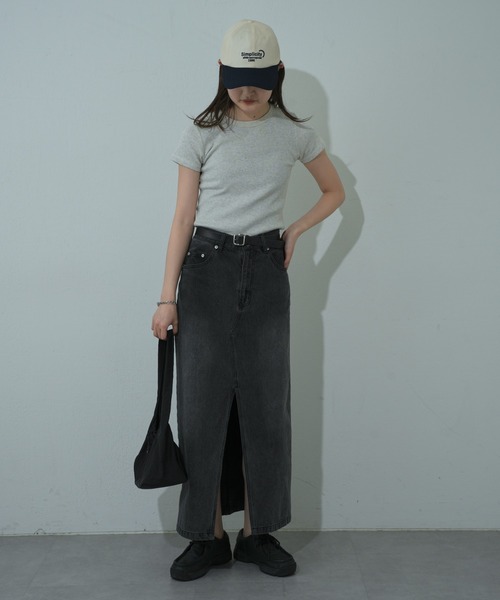 COLONY 2139(コロニートゥーワンスリーナイン)の「テレコチビT(Tシャツ/カットソー・レディース・オフホワイト/ブラック/ライトグレー・SMALL/MEDIUM)」の22枚目の写真