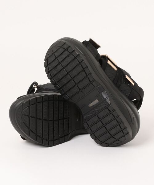 Mafmof(マフモフ)の「Mafmof(マフモフ)8cm厚底メガソールトリプルベルトスポーツサンダル(サンダル・レディース・ブラック/ホワイト・S/M/L/LL)」の16枚目の写真