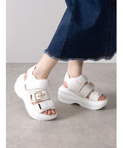 Mafmof(マフモフ)の「Mafmof(マフモフ)8cm厚底メガソールトリプルベルトスポーツサンダル(サンダル・レディース・ブラック/ホワイト・S/M/L/LL)」の1枚目の写真