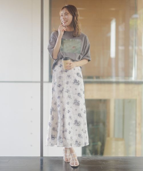 mysty woman（ミスティウーマン）の「【花盛友里さんコラボ】コラボアートフォトショートTシャツ 121444（Tシャツ/カットソー・レディース・ホワイト系その他2/ホワイト系その他/チャコールグレー/ホワイト系その他3・FREE）」の13枚目の写真