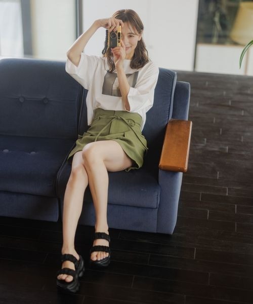 mysty woman（ミスティウーマン）の「【花盛友里さんコラボ】コラボアートフォトショートTシャツ 121444（Tシャツ/カットソー・レディース・ホワイト系その他2/ホワイト系その他/チャコールグレー/ホワイト系その他3・FREE）」の7枚目の写真