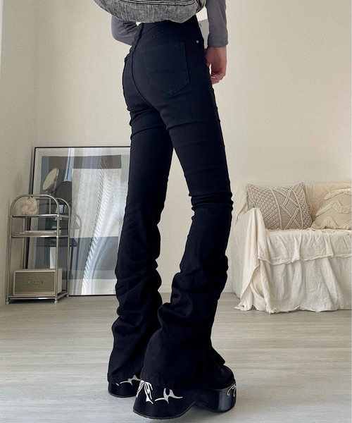 Chick（チック）の「【TAE×Chick】シャーリングブーツカットデニムパンツ（デニムパンツ・レディース・ブラック・S/M）」の8枚目の写真