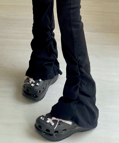 Chick（チック）の「【TAE×Chick】シャーリングブーツカットデニムパンツ（デニムパンツ・レディース・ブラック・S/M）」の4枚目の写真