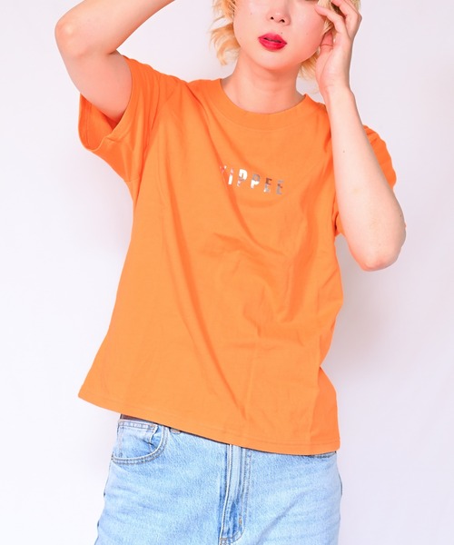 Alite cloth(アリーテクロス)の「箔プリントロゴTシャツ YIPPEE(Tシャツ/カットソー・レディース・ブラック/ホワイト/ベージュ/グレー/ピンク/オレンジ/ブルー/グリーン・FREE)」の8枚目の写真
