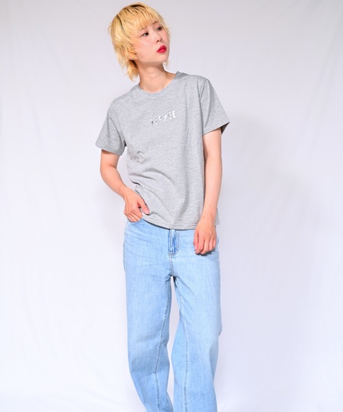Alite cloth(アリーテクロス)の「箔プリントロゴTシャツ YIPPEE(Tシャツ/カットソー・レディース・ブラック/ホワイト/ベージュ/グレー/ピンク/オレンジ/ブルー/グリーン・FREE)」の18枚目の写真
