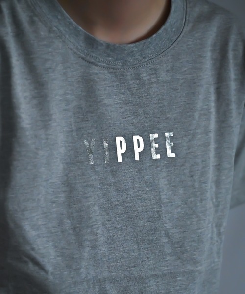 Alite cloth(アリーテクロス)の「箔プリントロゴTシャツ YIPPEE(Tシャツ/カットソー・レディース・ブラック/ホワイト/ベージュ/グレー/ピンク/オレンジ/ブルー/グリーン・FREE)」の17枚目の写真