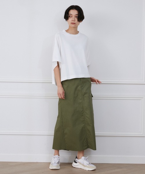 YVON（イヴォン）の「ヘビー天竺ワイドTシャツ（Tシャツ/カットソー・レディース・オフホワイト/ブルー/ブラック・9号）」の4枚目の写真