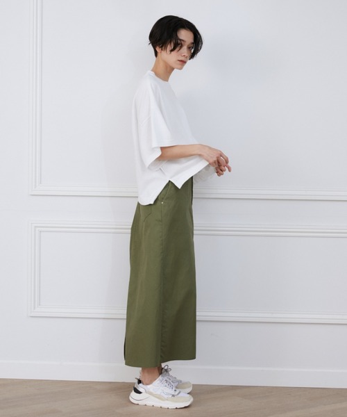 YVON（イヴォン）の「ヘビー天竺ワイドTシャツ（Tシャツ/カットソー・レディース・オフホワイト/ブルー/ブラック・9号）」の5枚目の写真