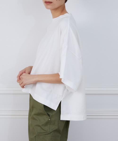 YVON（イヴォン）の「ヘビー天竺ワイドTシャツ（Tシャツ/カットソー・レディース・オフホワイト/ブルー/ブラック・9号）」の9枚目の写真