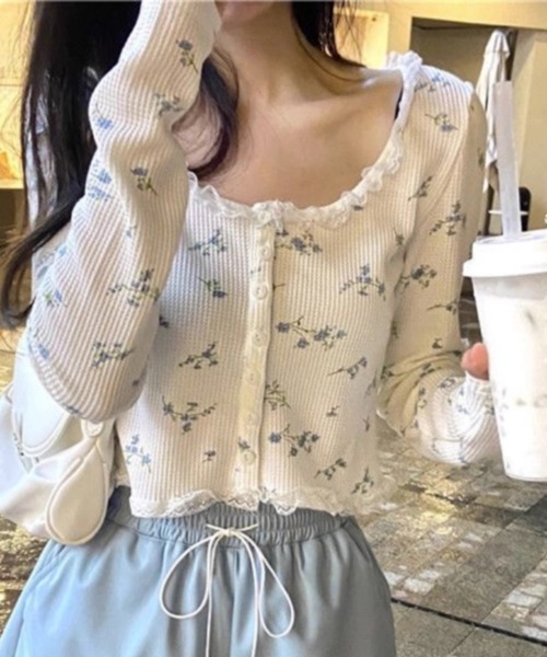 Mayree（メイリー）の「【Mayree】小花柄 レース リブ クロップド丈 カーディガン（カーディガン/ボレロ・レディース・ホワイト/ブルー・SMALL/MEDIUM/LARGE）」の3枚目の写真