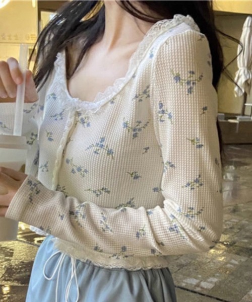 Mayree（メイリー）の「【Mayree】小花柄 レース リブ クロップド丈 カーディガン（カーディガン/ボレロ・レディース・ホワイト/ブルー・SMALL/MEDIUM/LARGE）」の4枚目の写真