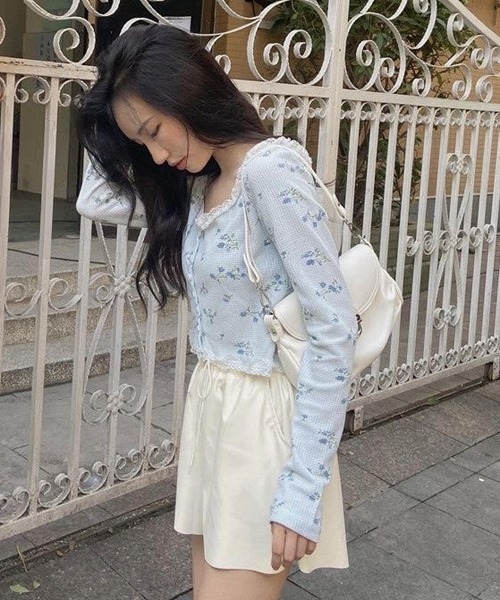 Mayree（メイリー）の「【Mayree】小花柄 レース リブ クロップド丈 カーディガン（カーディガン/ボレロ・レディース・ホワイト/ブルー・SMALL/MEDIUM/LARGE）」の8枚目の写真