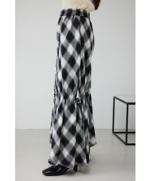 AZUL by moussy（アズールバイマウジー）の「チェックボリュームスカート（スカート・レディース・ブラウン/ブラック/ブルー/ブラック系その他2・FREE）」の20枚目の写真