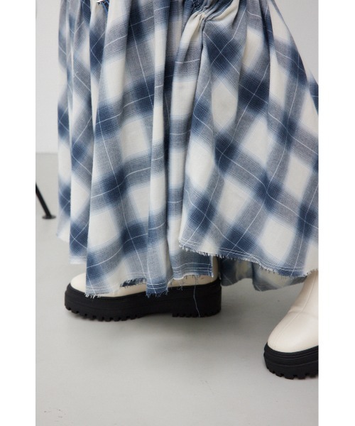 AZUL by moussy（アズールバイマウジー）の「チェックボリュームスカート（スカート・レディース・ブラウン/ブラック/ブルー/ブラック系その他2・FREE）」の6枚目の写真