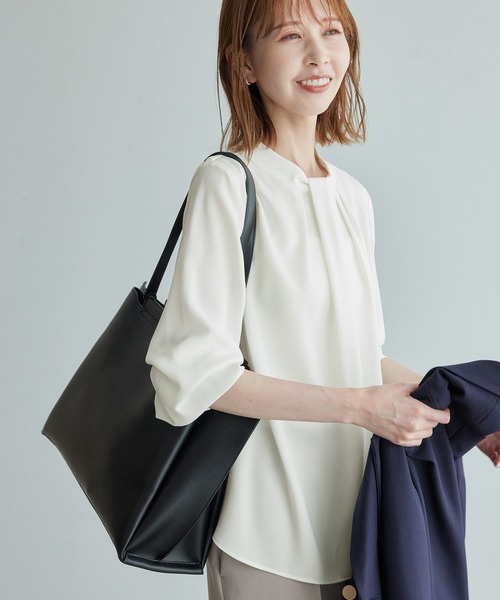 ROPE' PICNIC（ロペピクニック）の「リサイクルポリエステルフロントタックブラウス（シャツ/ブラウス・レディース・サックスブルー/ベージュ系その他/オフホワイト/チャコールグレー・38/36）」の18枚目の写真