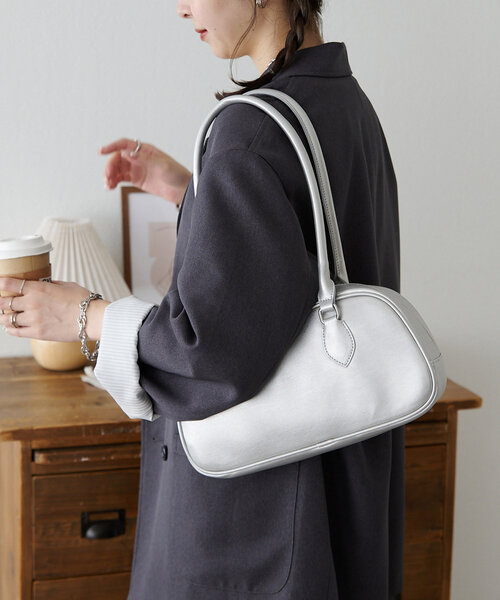 DISCOAT(ディスコート)の「ロングハンドルボストンバッグ(トートバッグ・レディース・キャメル/ブラウン/シルバー/ブラック・FREE)」の20枚目の写真