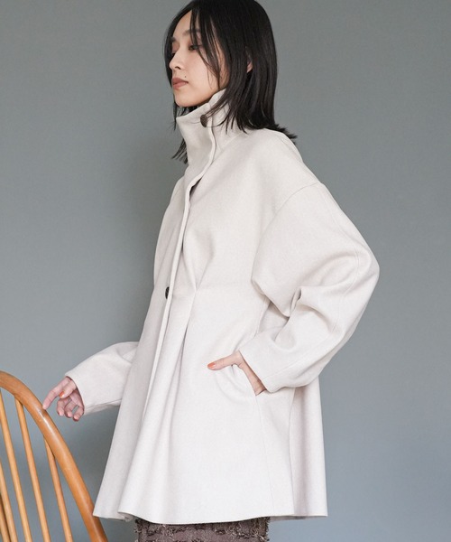 mili an deni（ミリアンデニ）の「ウェスト絞りフェイクウールコート（チェスターコート・レディース・ブラック/アイボリー/チャコールグレー・M）」の5枚目の写真