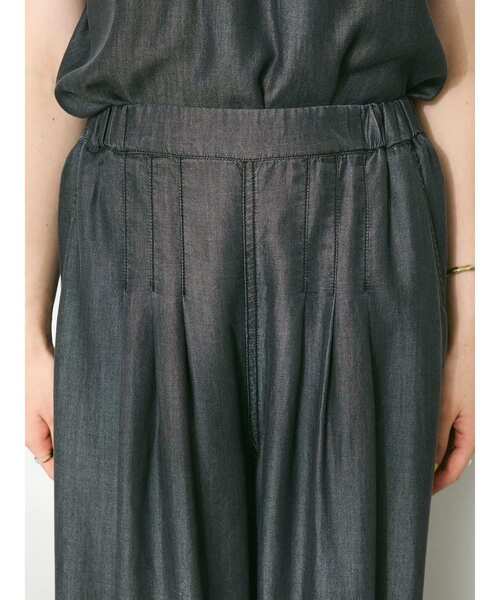 CRAFT STANDARD BOUTIQUE（クラフトスタンダードブティック）の「やわらかデニム風タックワイドフレアパンツ（デニムパンツ・レディース・ブラック/インディゴブルー・M/L）」の8枚目の写真