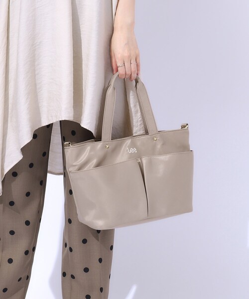 SHOO・LA・RUE（シューラルー）の「◆【Lee別注】フロントポケットトートバッグ（トートバッグ・レディース・ダークブラウン系3/ベージュ/ブルー/ブラック・00）」の17枚目の写真